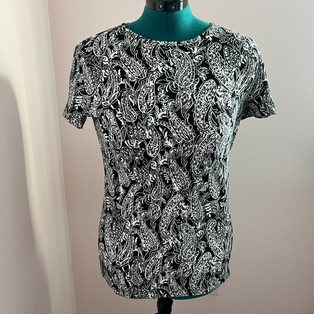 Jones New York Shortsleeve Black Paisley Print Tee Shirt